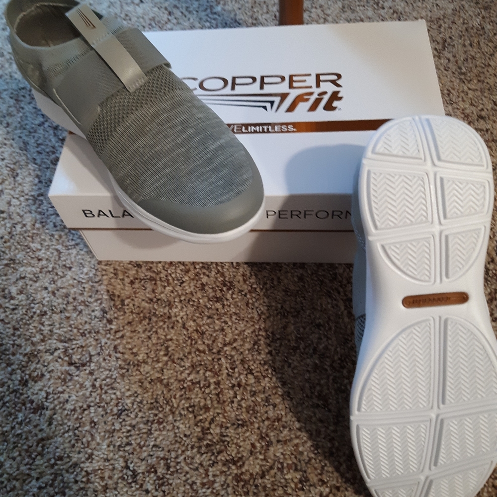 Copper Fit Sneakers sz 8.5 NIB